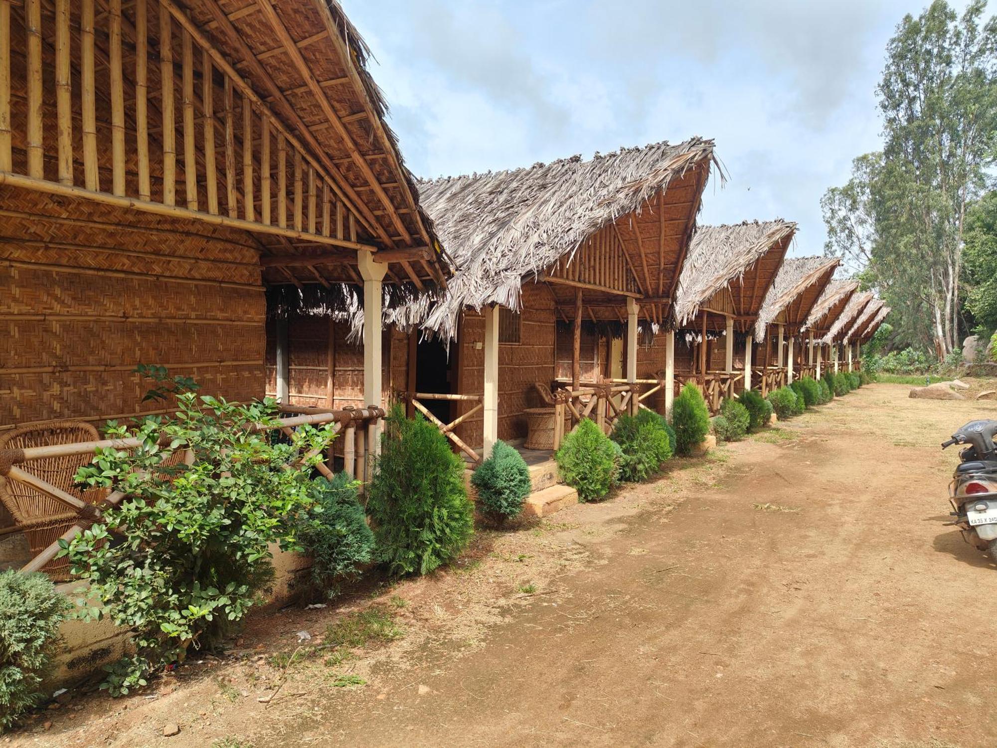 Lazy Panda Hotel Hampi Exterior foto